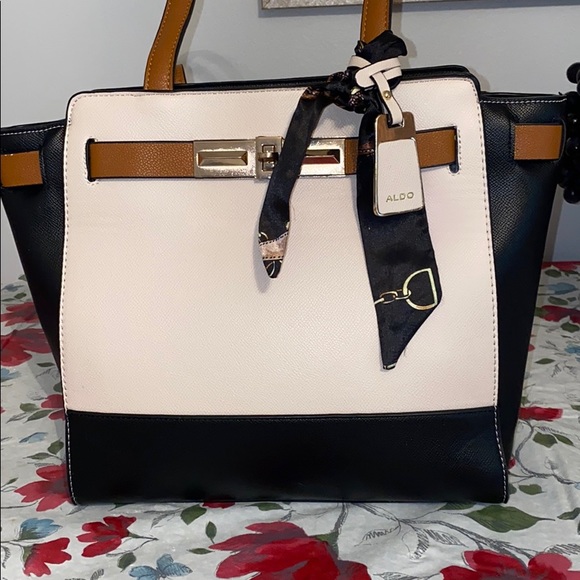 Aldo Handbags - Beautiful Aldo purse